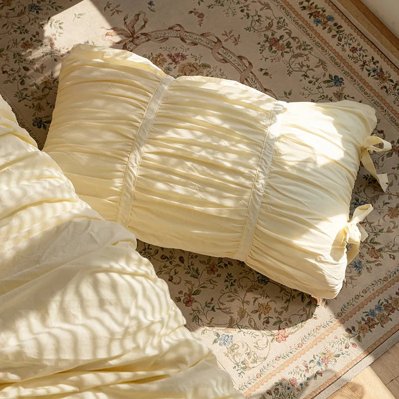 FLITTERED PILLOWS