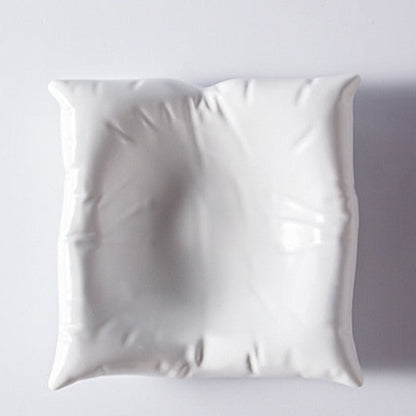 WHITE PILLOW PLATE