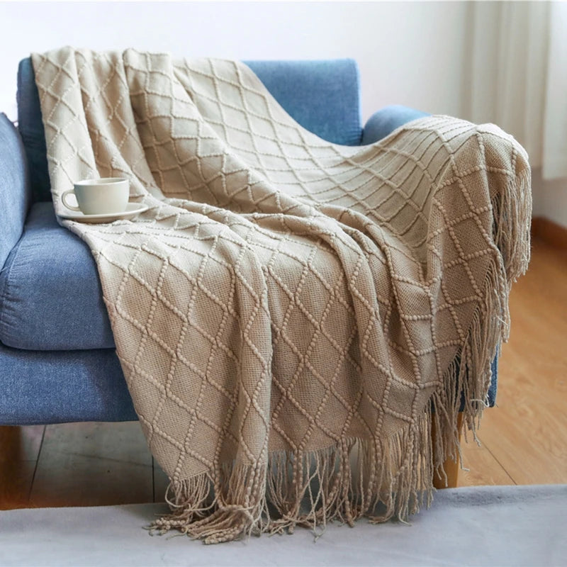 KNITTED PLAIDS
