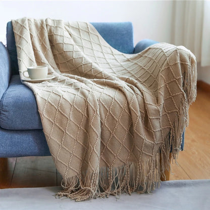 KNITTED PLAIDS