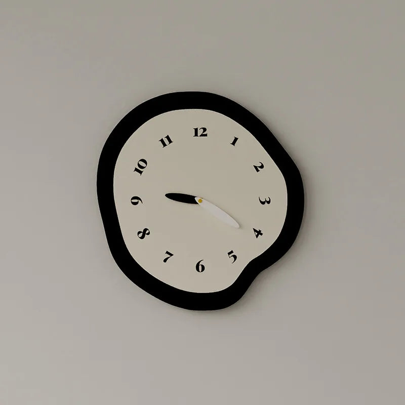 WALL CLOCK MOMO