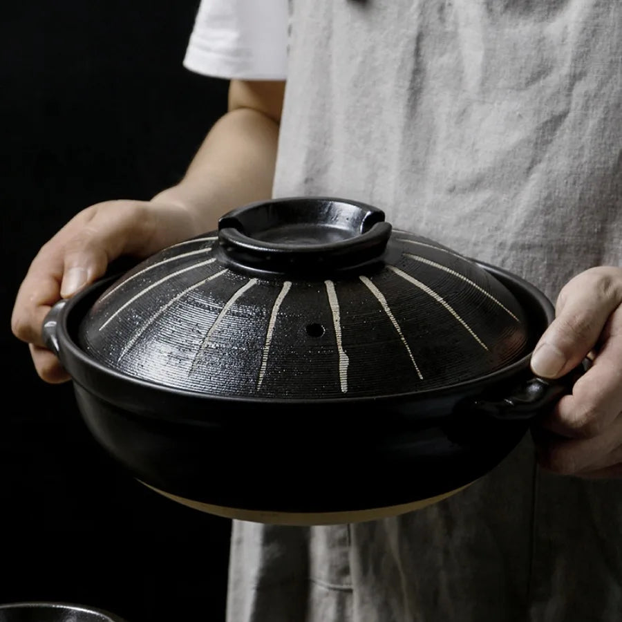 BLACK CERAMIC POT