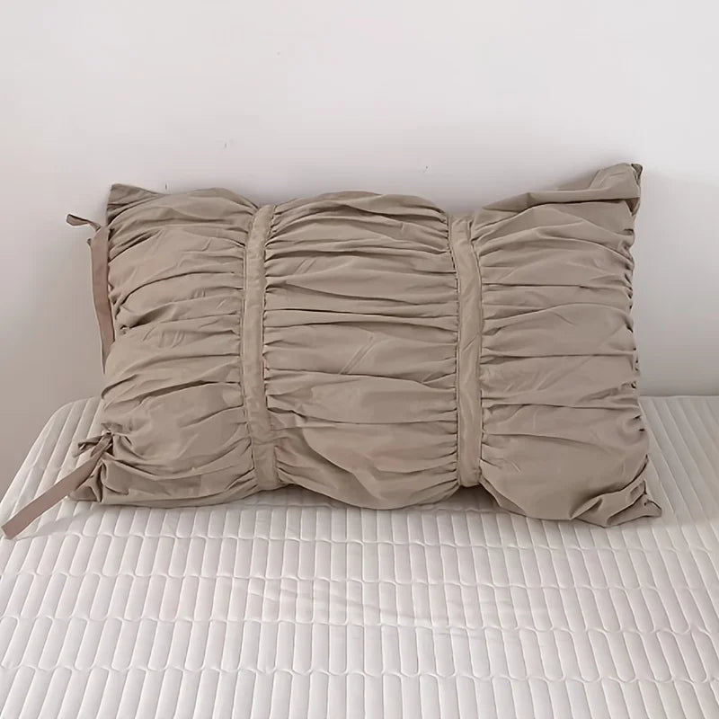 FLITTERED PILLOWS