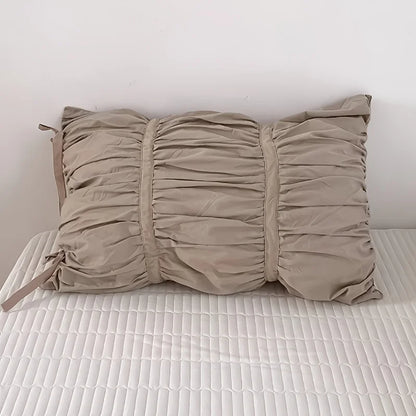 FLITTERED PILLOWS